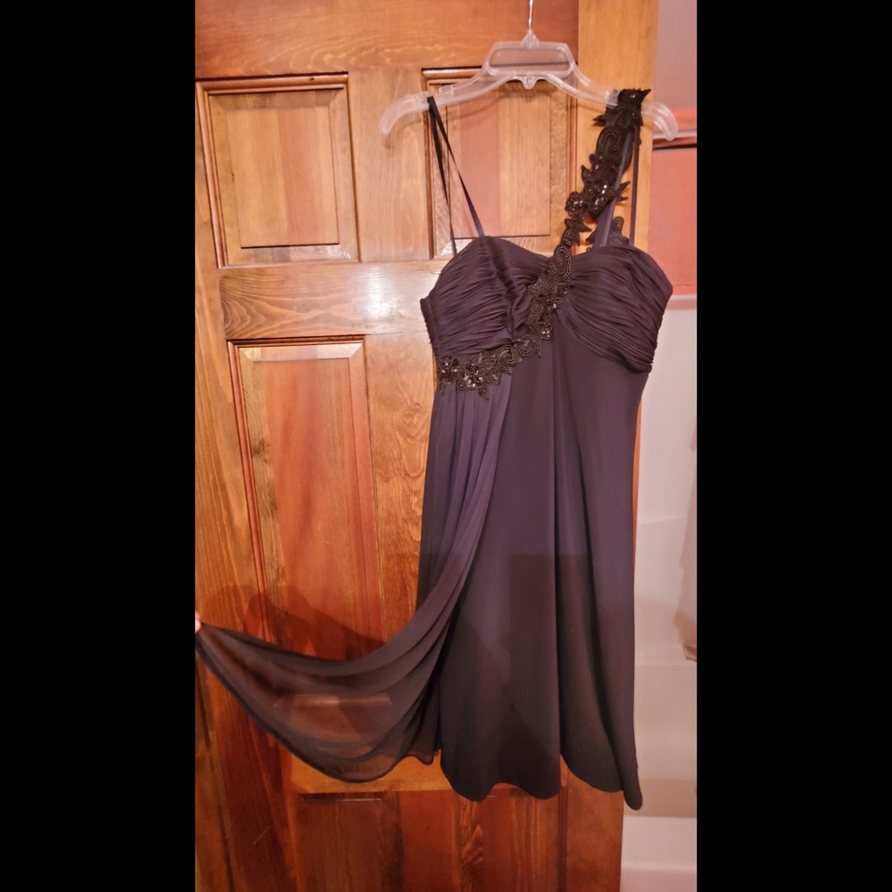 One-shoulder Size 6 Embellished Cocktail Dress